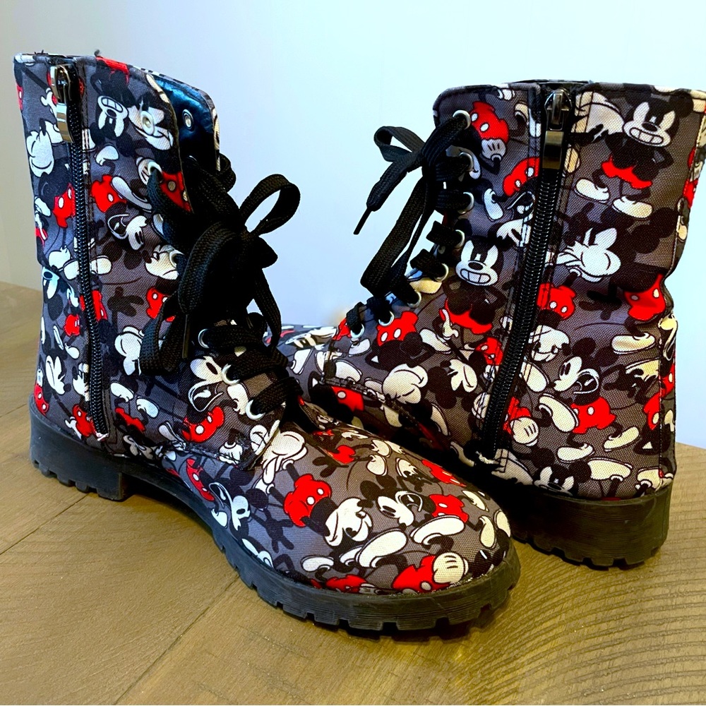 EUC worn 1x Disney Mickey combat boots women’s sz 9 runs small